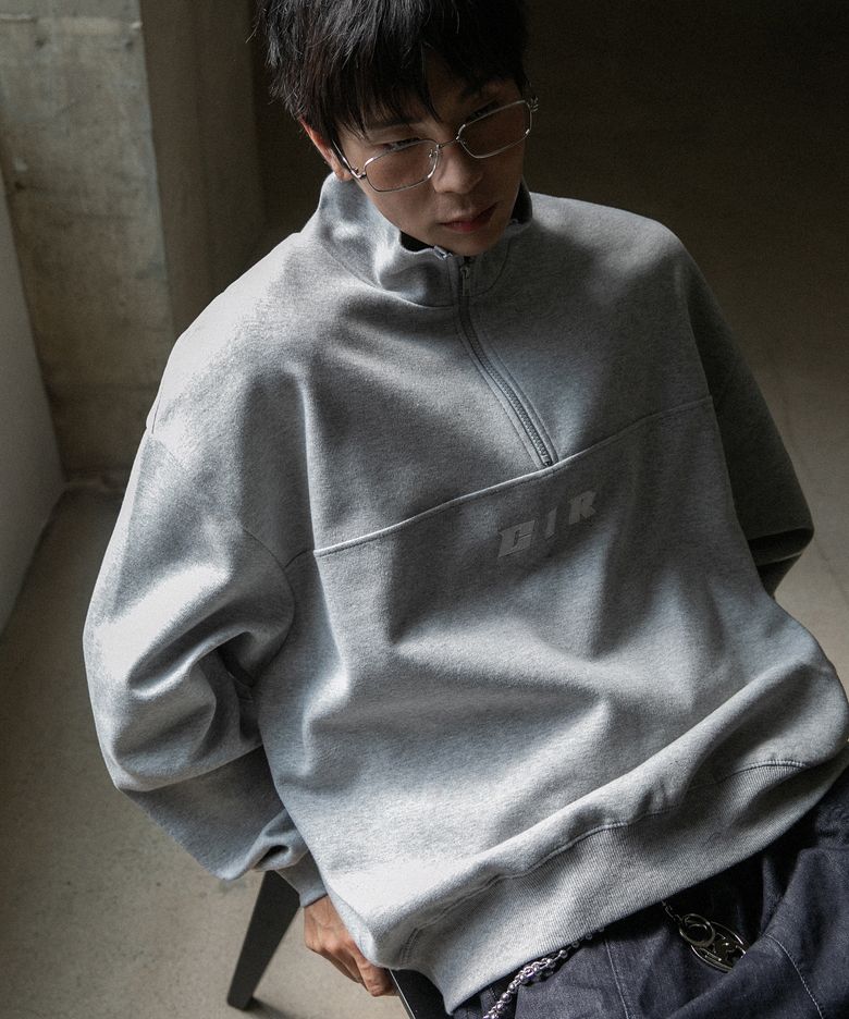 BC C.I.R 자수 아노락 맨투맨 (GRAY)
