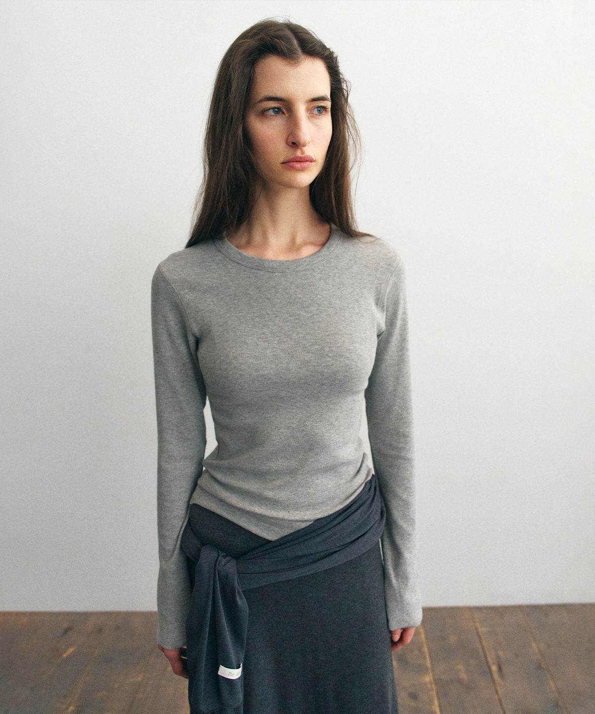 더 릴(THE LILLE) Cozy Sleeve Button Tee_Melange Gray