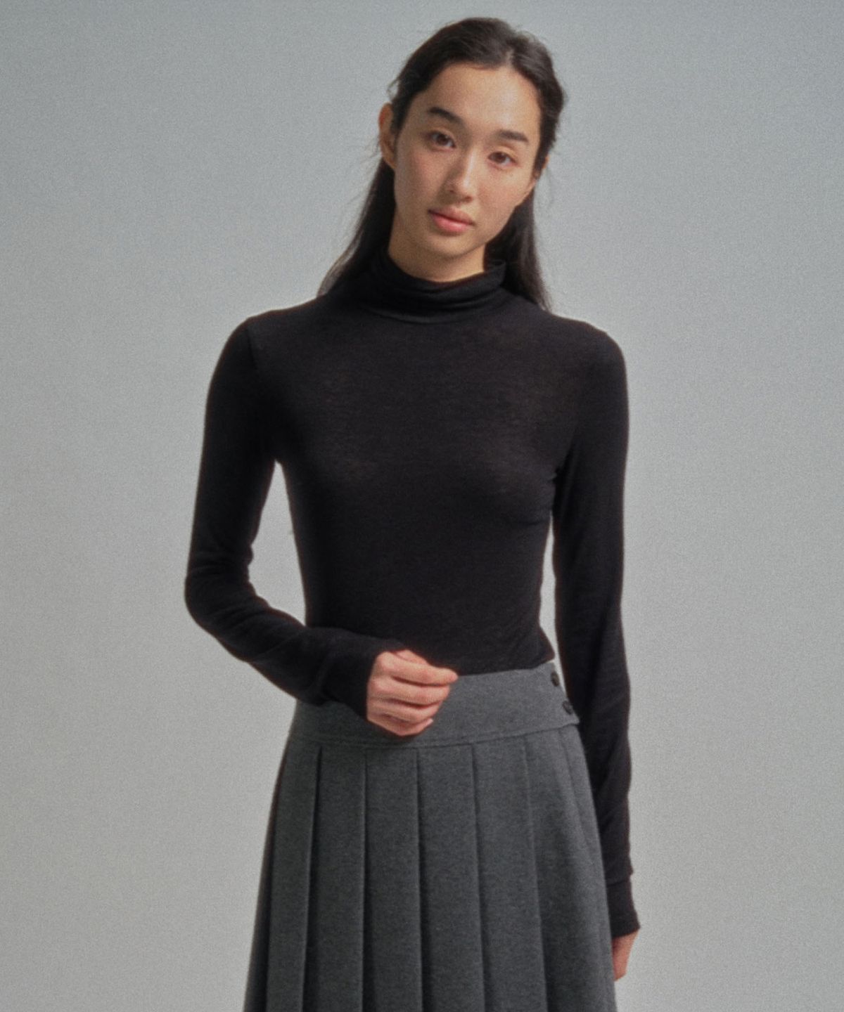 망고매니플리즈(MANGO MANY PLEASE) SHEERLY TURTLE TEE_BLACK