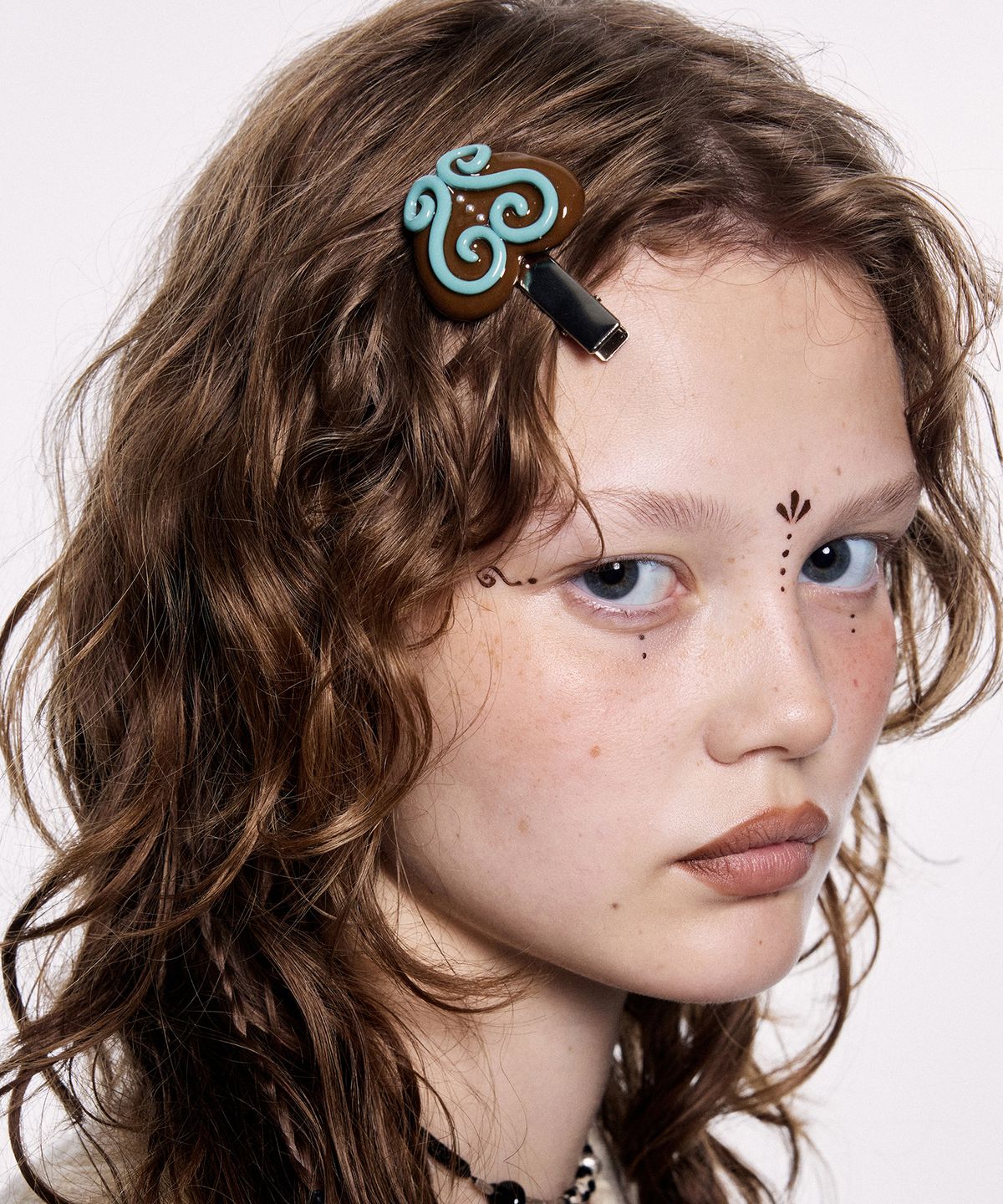 엔프프(NFF) odette big heart  hairpin-brown