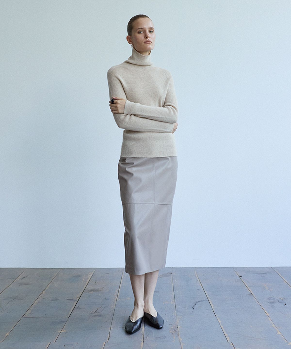 베르데마르(VERDEMAR) Lambskin Straight midi Skirt_Mist Taupe
