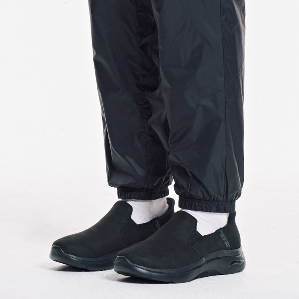 스케쳐스(SKECHERS) 남성 고워크 아치핏 2.0(슬립인스)_SP0MWCGY061