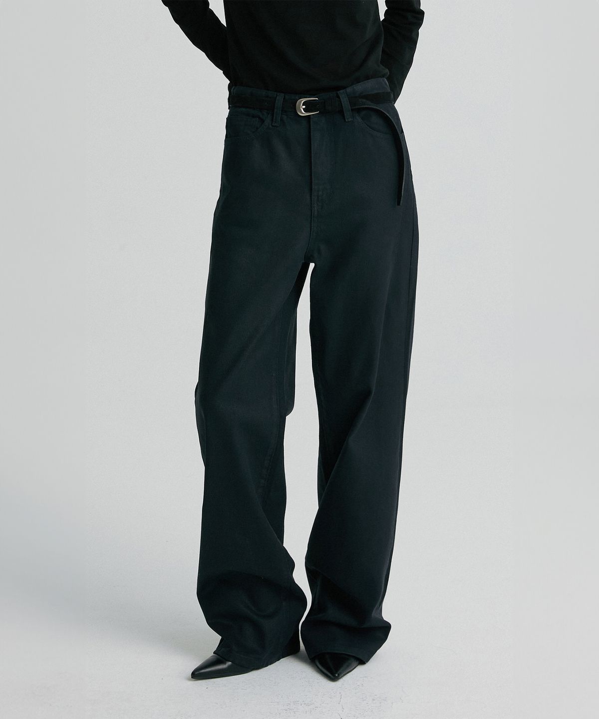 리이(RE RHEE) COATED DENIM JEANS