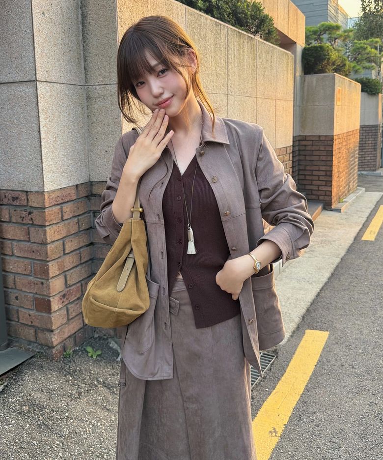 [해삐 PICK] 싱글 스웨이드 자켓형 블라우스 OL6AB9030