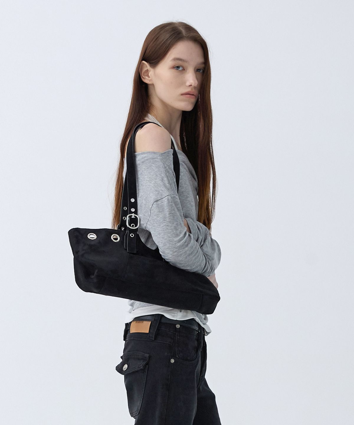 아크무어(ARCMOOR) 아일렛 버클 숄더백 [Black]