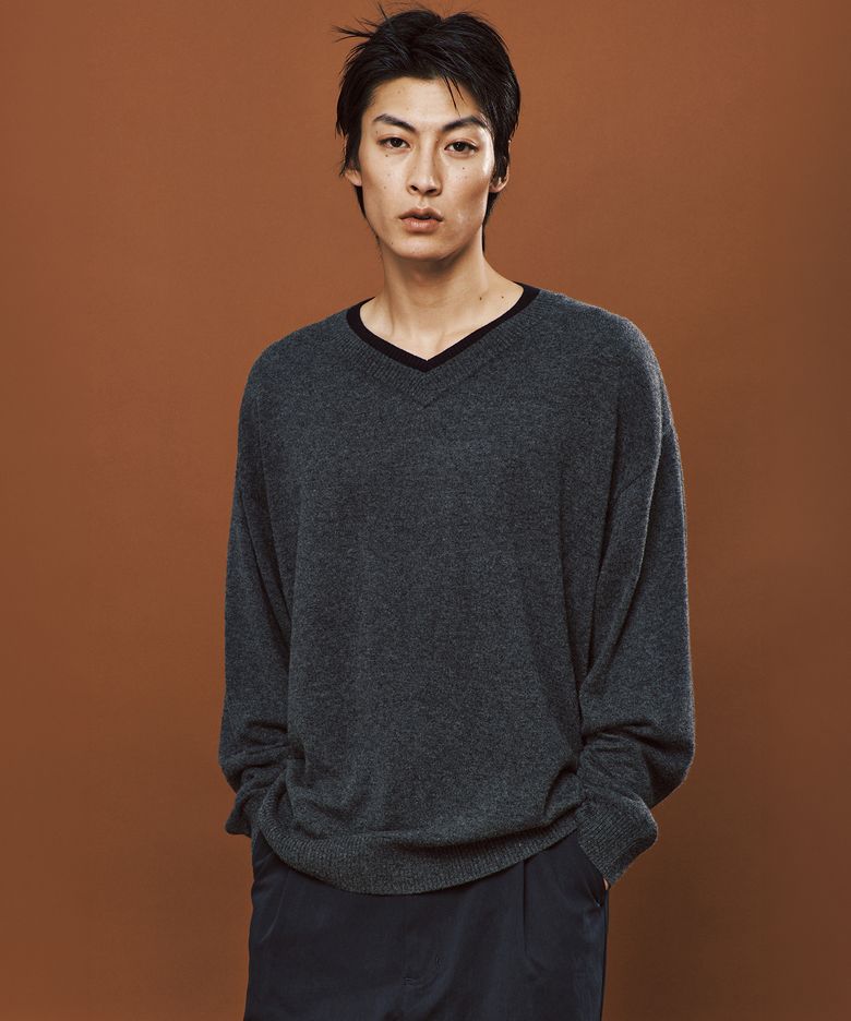 캐시미어 블렌드 브이넥 레이어드 니트 차콜