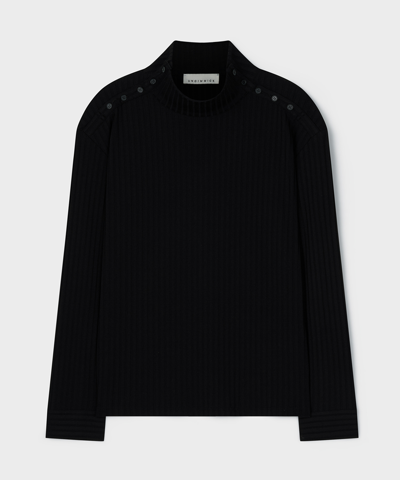 BUTTONED SHOULDER TURTLENECK TOP (BLACK)