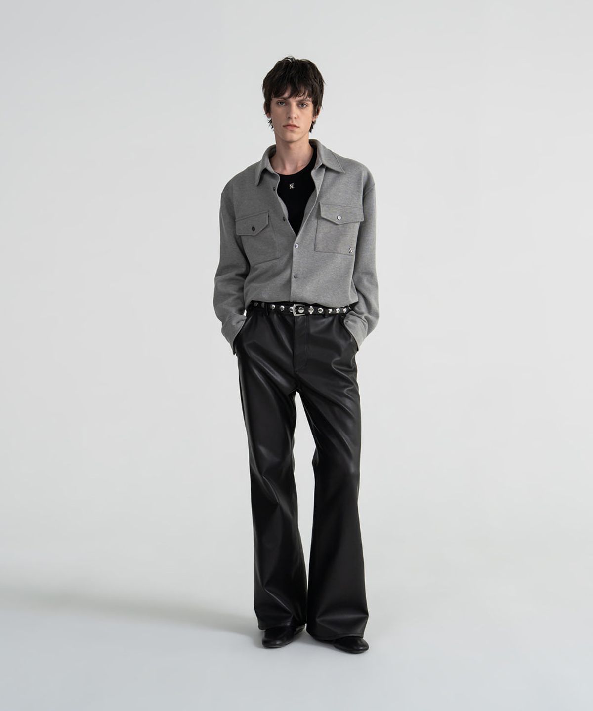 노이스(NOICE) FAUX LEATHER FLARED PANTS - BLACK
