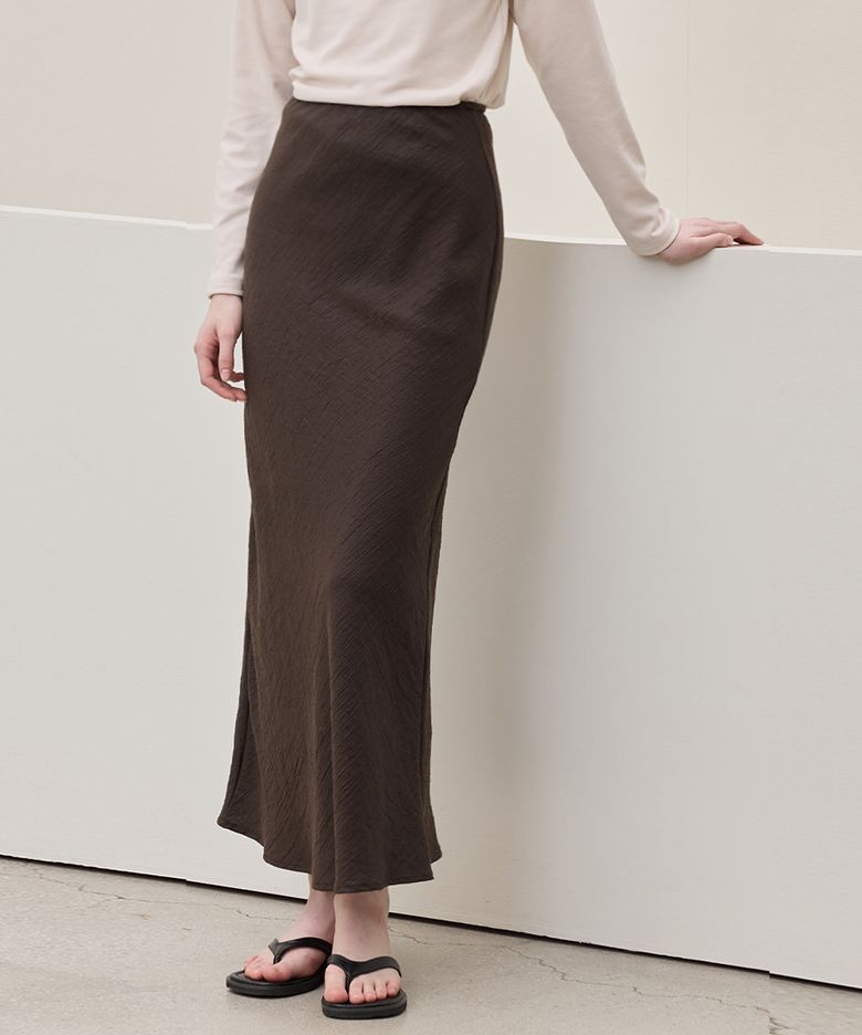 Textured Bias-Cut Skirt_Brown