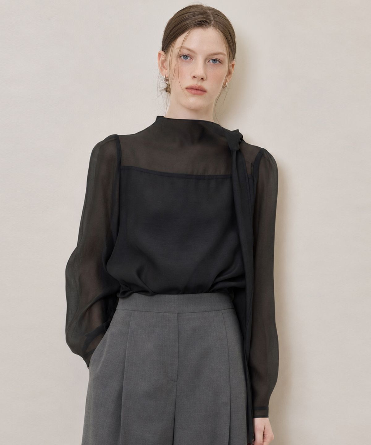 히이크(HYYK) Tencel Sheer Neck Blouse_Black