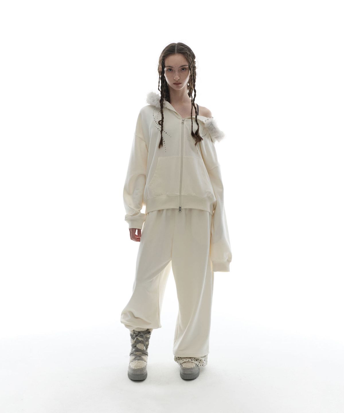 오호스(OJOS) Hotfix Fur Hoodie Zip-up / Ivory