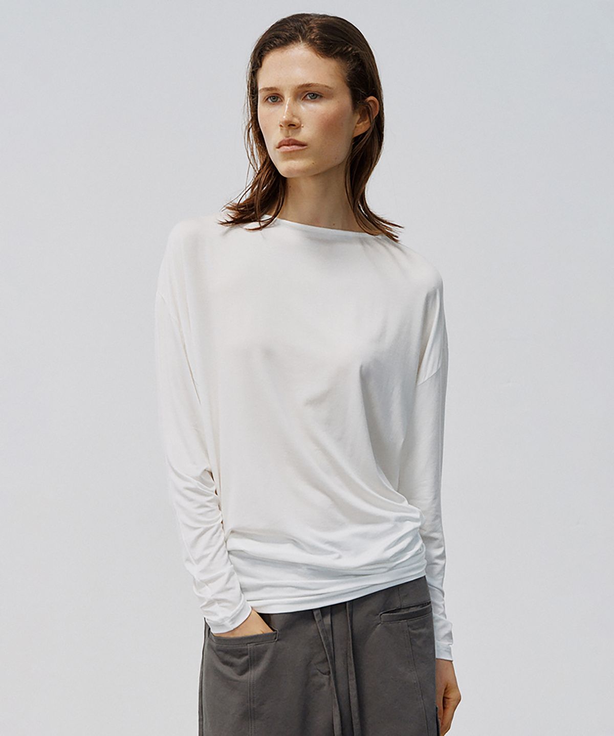 노우드(NOEUD) TS020 Volume Boat-Neck Tee (Ivory)
