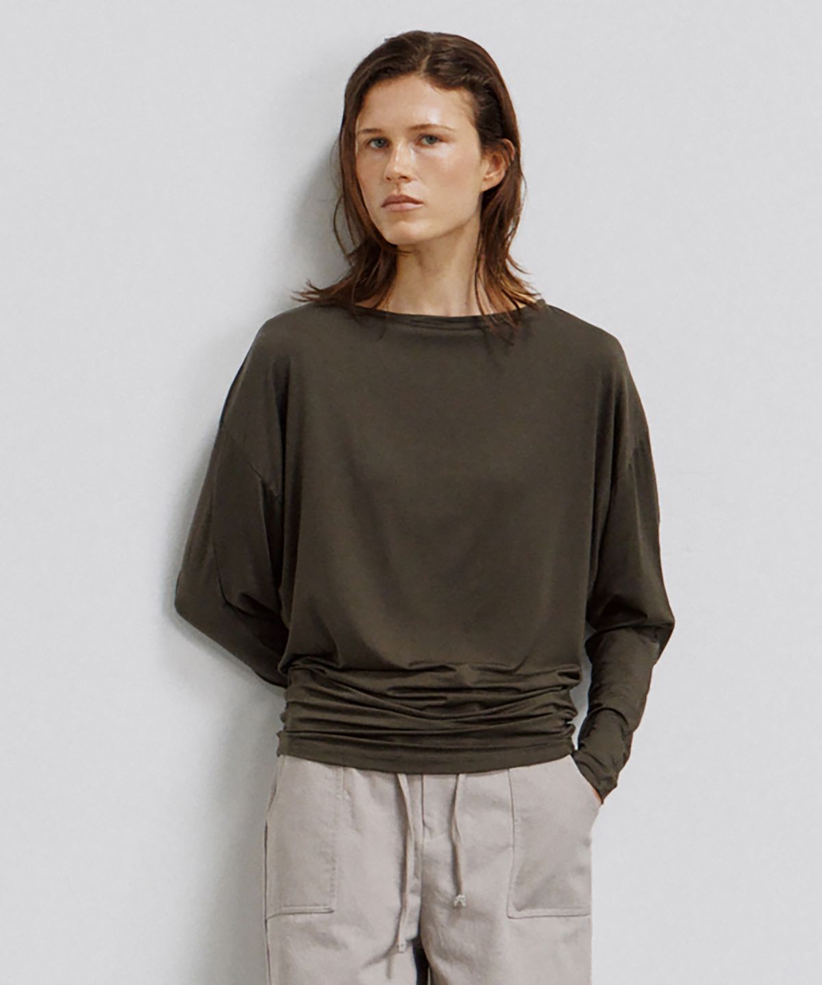 노우드(NOEUD) TS020 Volume Boat-Neck Tee (Brown)