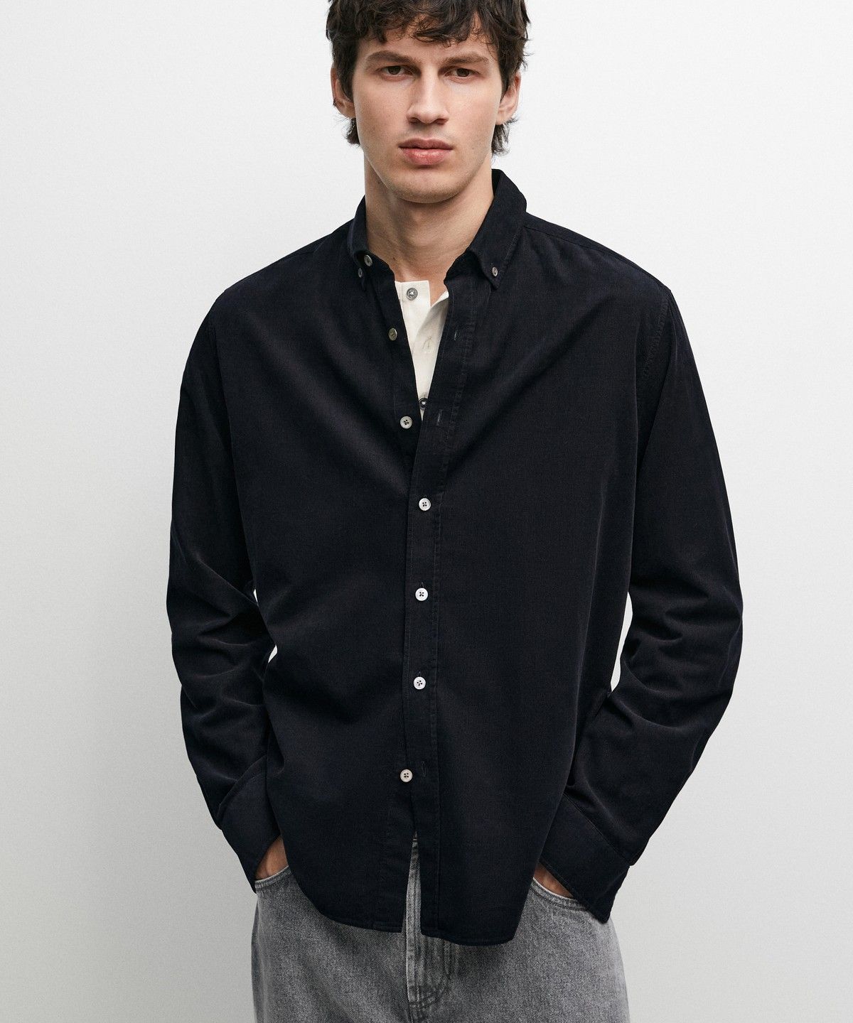 마시모두띠(MASSIMO DUTTI) 레귤러 핏 니들코드 셔츠
