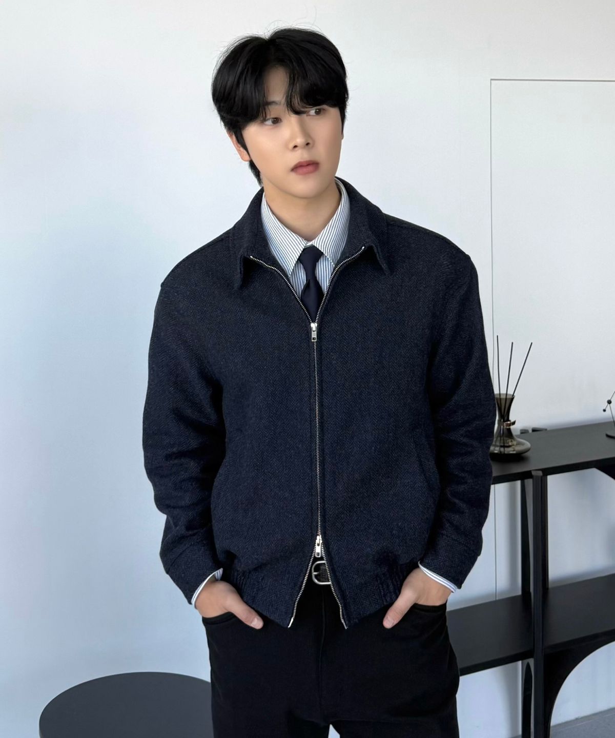 효지(HYOJI) 26 FW 미니멀 블루종 크롭 울 자켓 (5컬러)