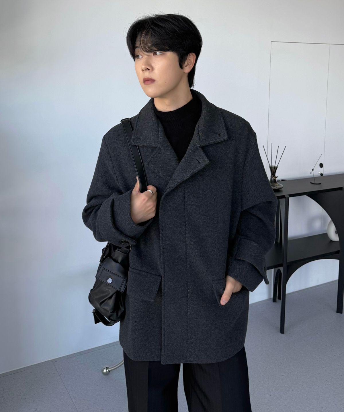 효지(HYOJI) 26 FW 루즈핏 하이넥 하프 코트 (3컬러)