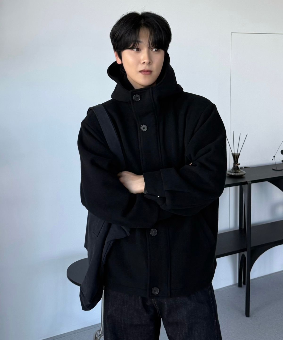 효지(HYOJI) 26 FW 루즈핏 후드 하프 코트 (2컬러)