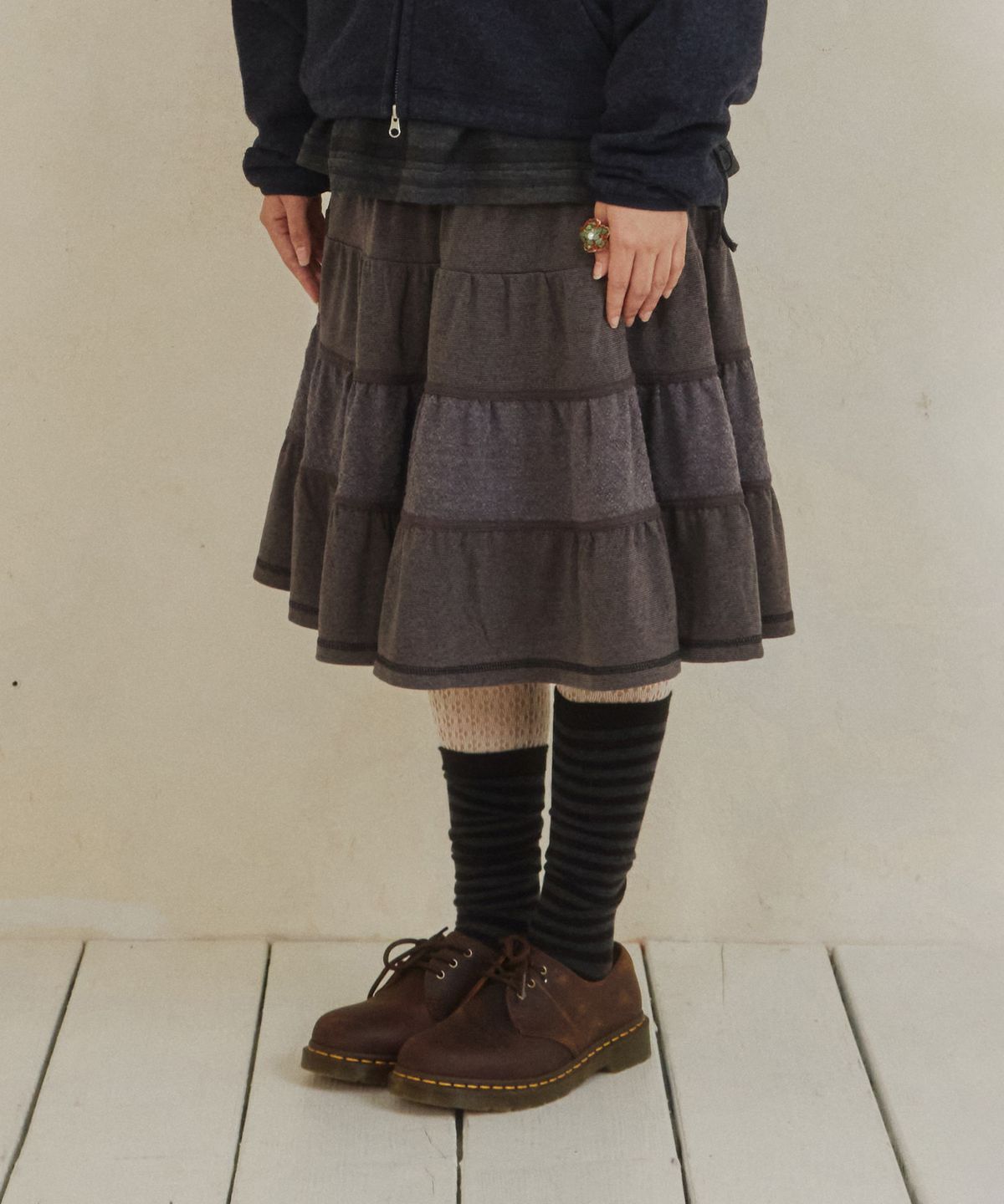 단델(DANDEL) DD prairie tiered skirt (CHARCOAL)