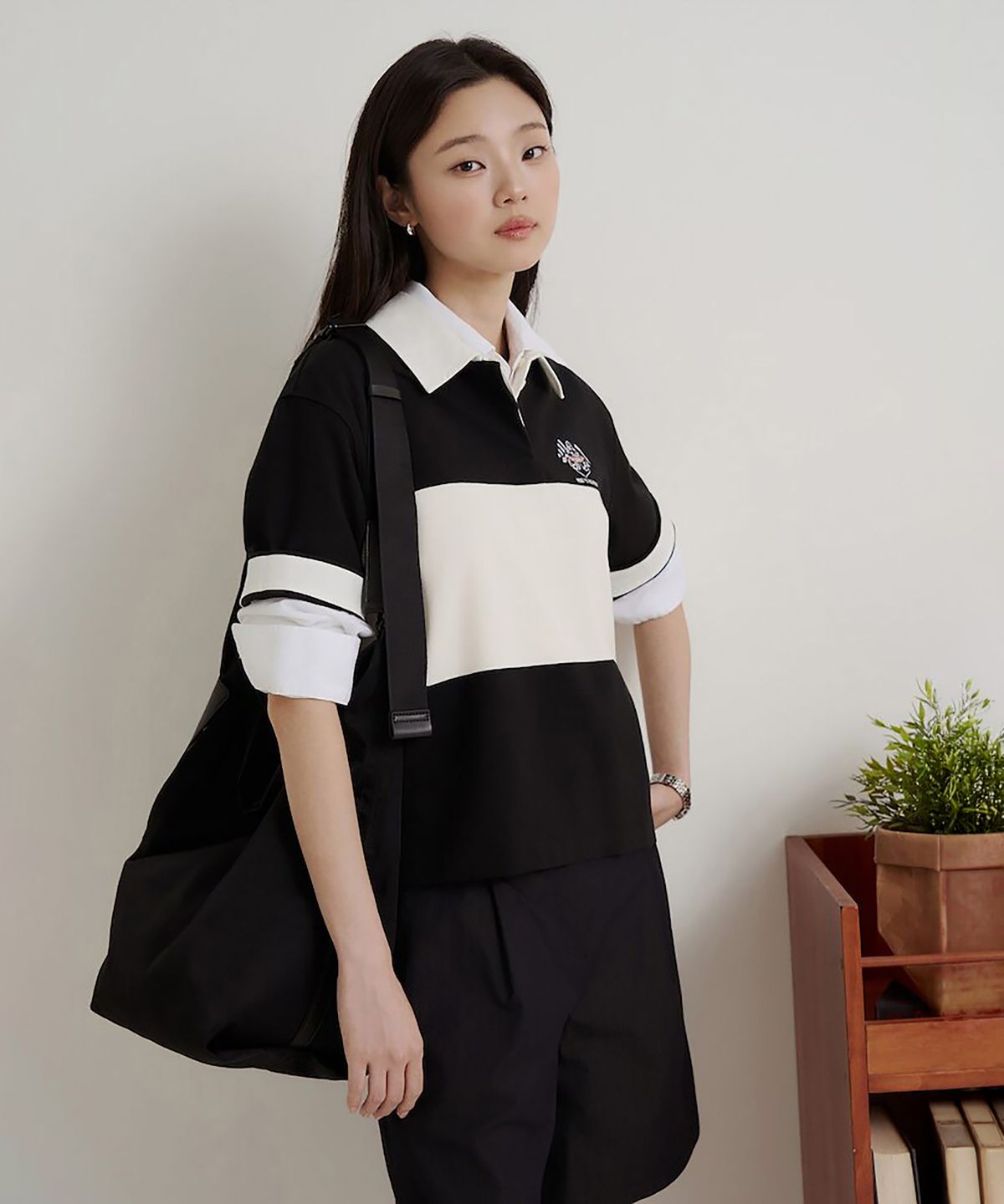빈폴 레이디스(BEANPOLE LADIES) 럭비 스트라이프 반소매 폴로 티셔츠  블랙 (BF6742C115)