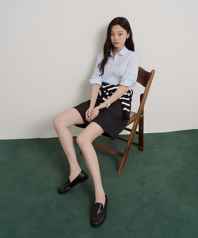 레이스카라 핀턱 블라우스  스카이 블루 (BF6864C16Q)