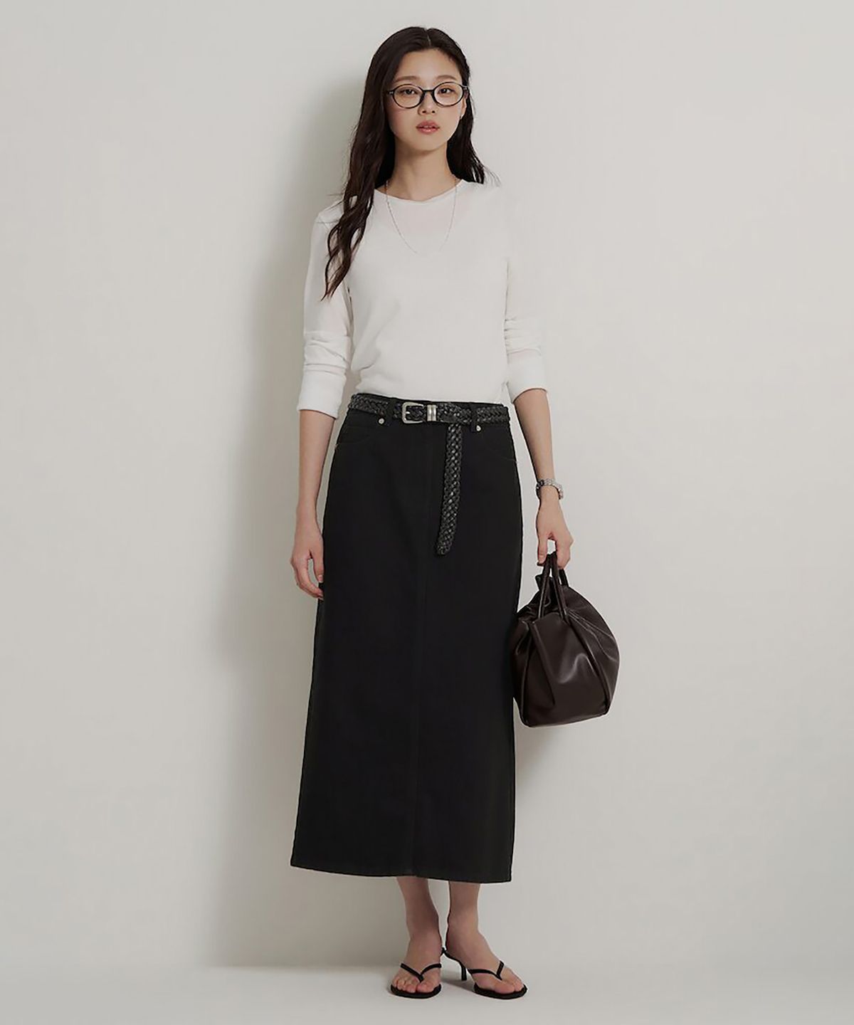 빈폴 레이디스(BEANPOLE LADIES) 데님 H라인 스커트  블랙 (BF6827C715)