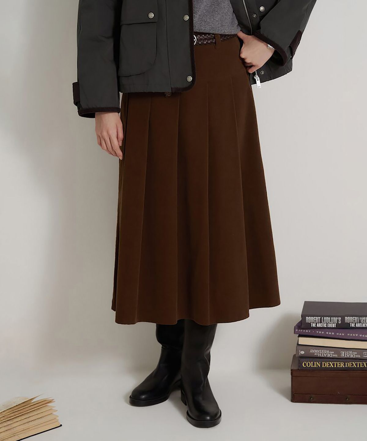 빈폴 레이디스(BEANPOLE LADIES) 코듀로이 세골 플리츠 변형 스커트  옐로이시 브라운 (BF6927C21B)