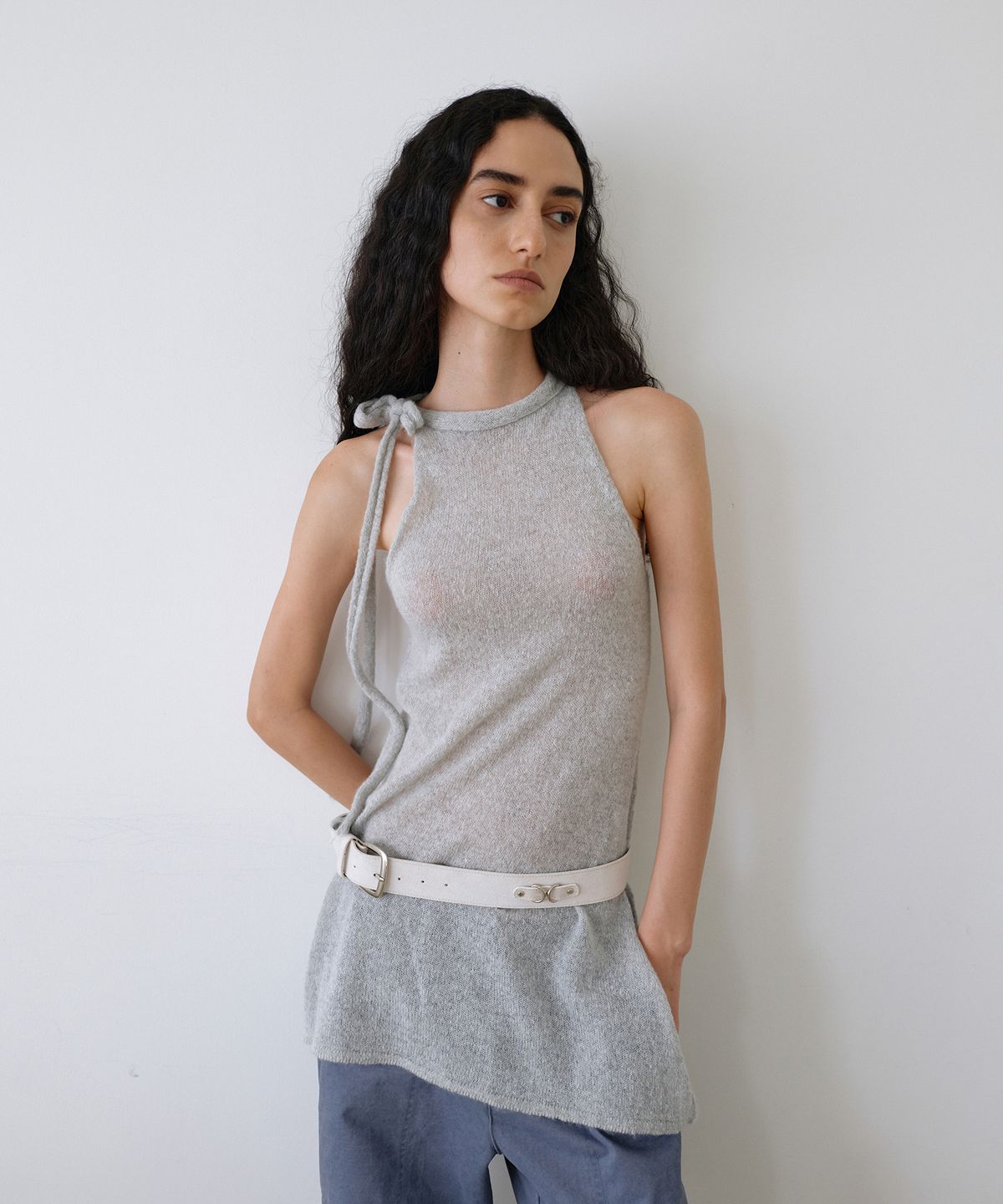 우네씬(UUNE SCENE) Scarf Tie Halter Knit_Gray