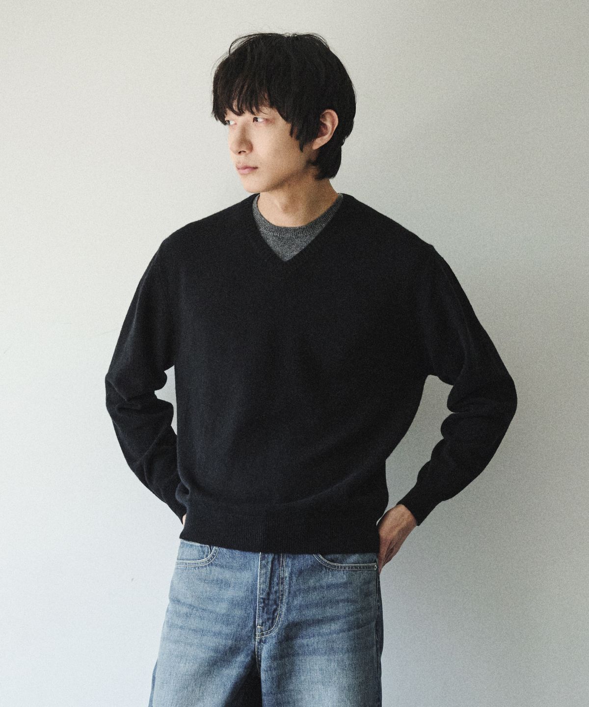 유니온블루(UNION BLUE) LAYERED V-NECK KNIT [BLACK]