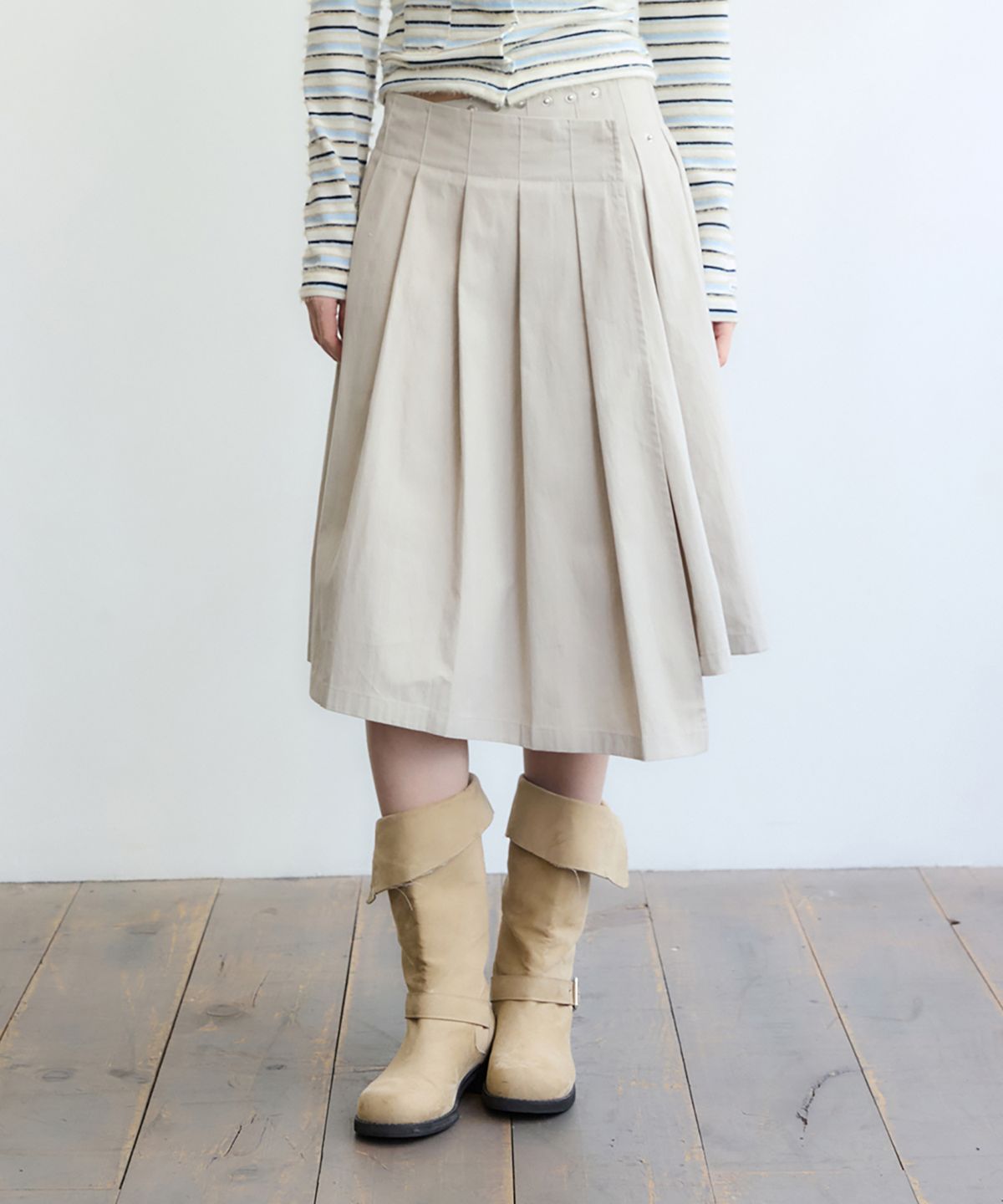 렌세(RENSE) Snap Pleated Wrap Skirt Beige