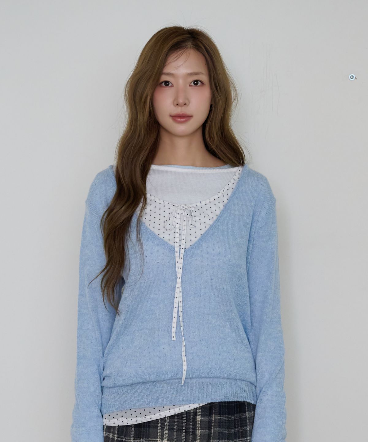 핑크파인애플(PINKPINEAPPLE) FABLE DEEP V-NECK KNIT_SKY BLUE