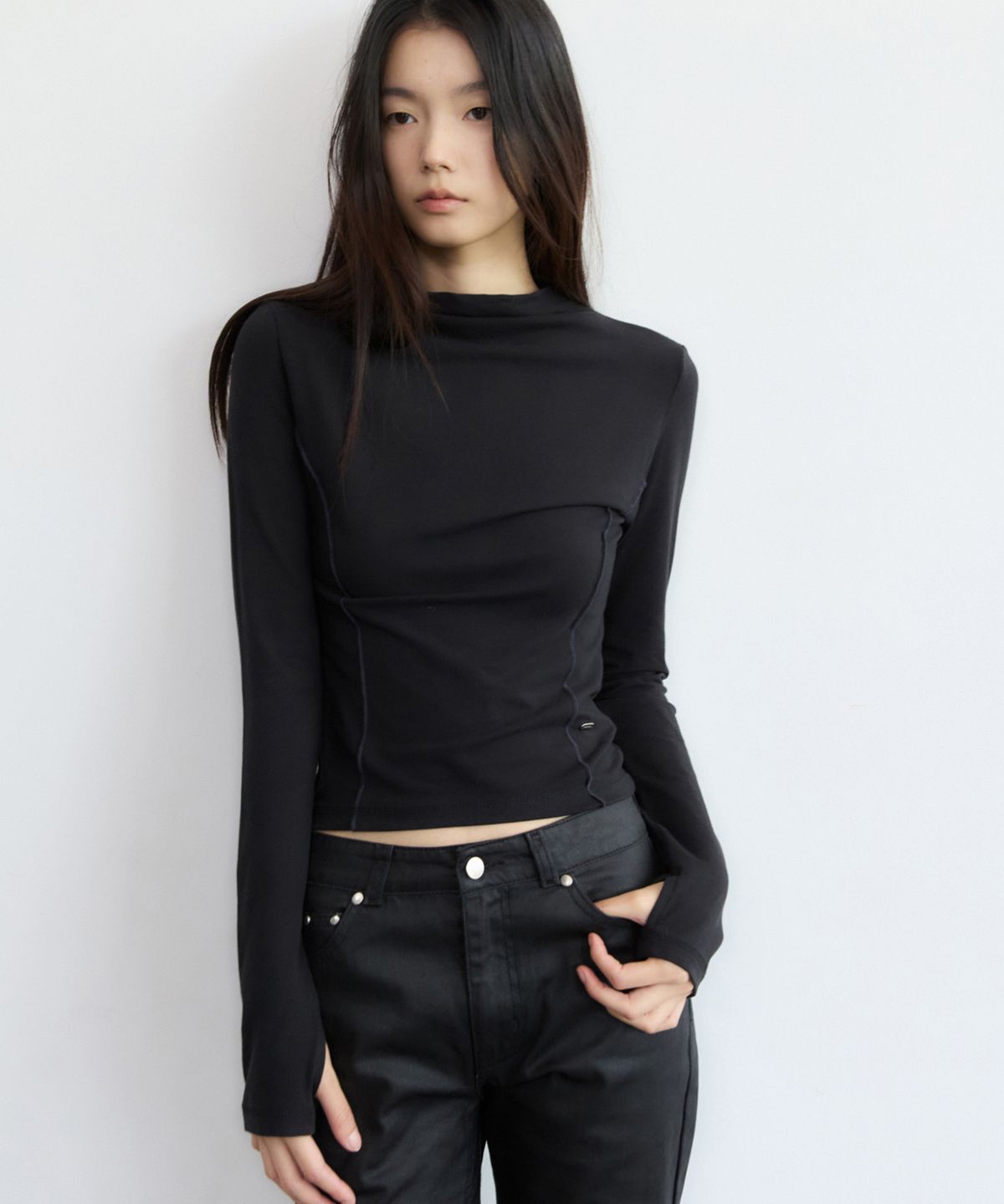 렌세(RENSE) Slim Fit Stitch Mock Neck Tee Black