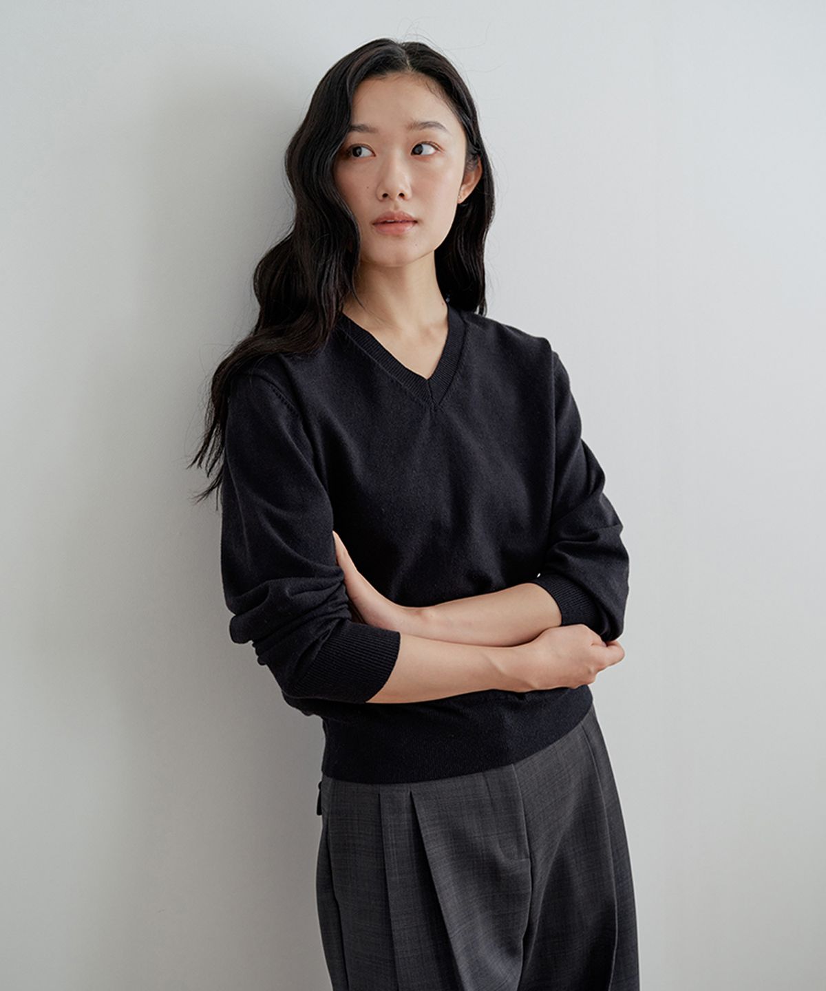 비올셋(BE ALL SET) Essentials V-neck Knit_Black