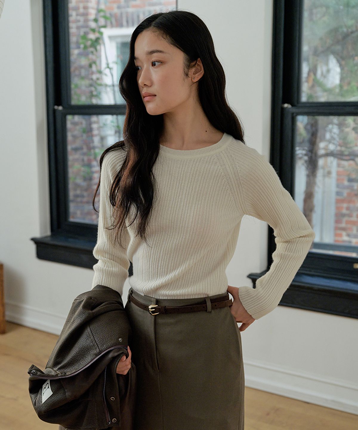 비올셋(BE ALL SET) Round-Neck Ribbed Wool Knit_Ivory