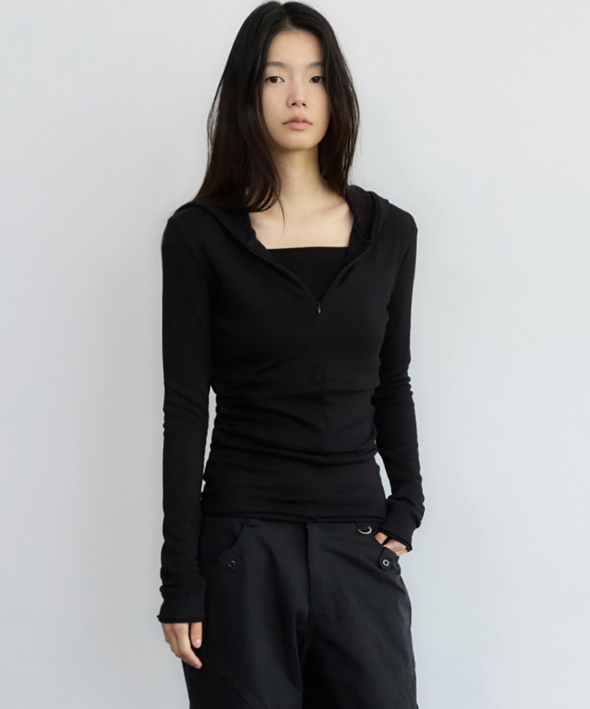 렌세(RENSE) Slim Hood Half-Zip Black