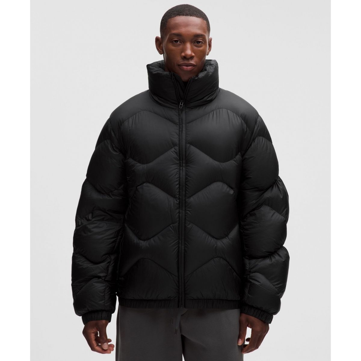 룰루레몬(LULULEMON) 멘즈 페더웨이트 스탠드넥 퀼티드 푸퍼  BLK