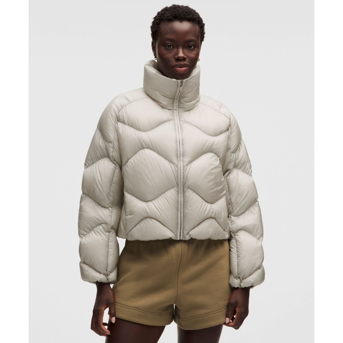 룰루레몬(LULULEMON) 우먼스 페더웨이트 크롭 퀼티드 푸퍼  GREH