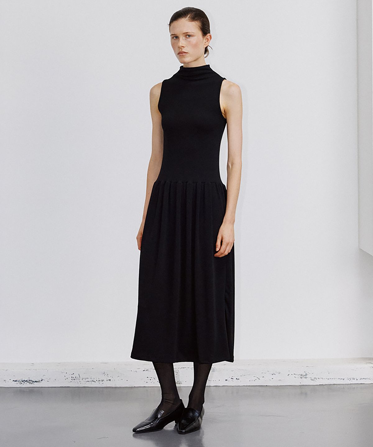 노우드(NOEUD) DR011 Drop-Waist Shirring Dress (Black)
