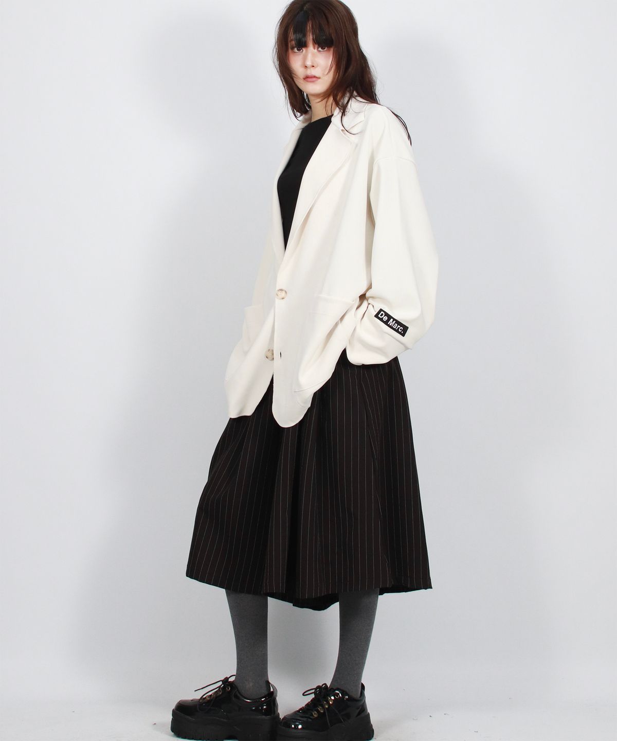 드마크(DEMARC) wide two tuck stripe bumuda skirt - Black