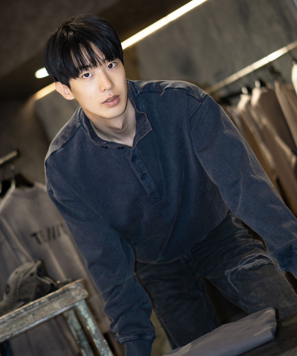 테노(TENO) 공용 버튼넥 크롭 맨투맨_275(17590-031-810-69)
