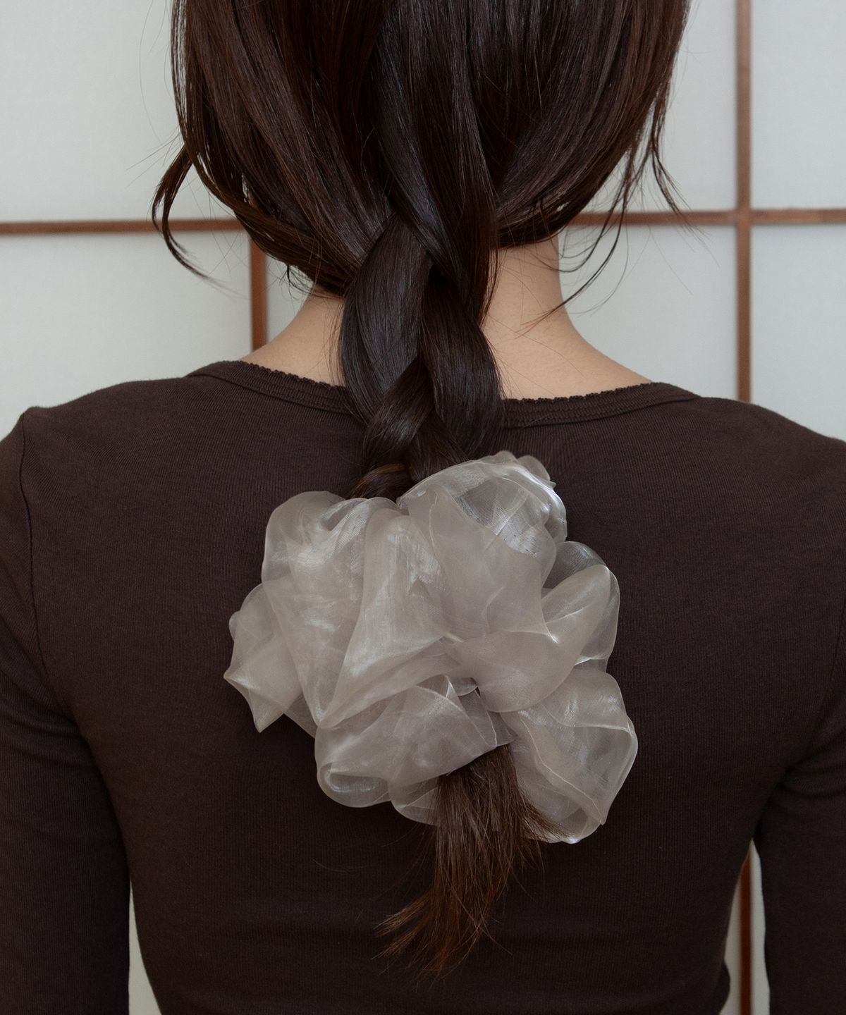 지지(GEEGEE) organza volume scrunchie - khaki grey