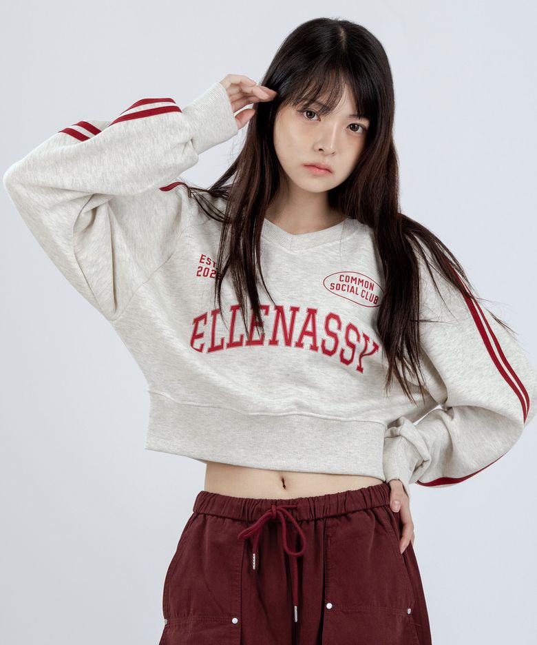 EST 그래픽 레글런 브이넥 트랙 크롭 맨투맨 오트밀