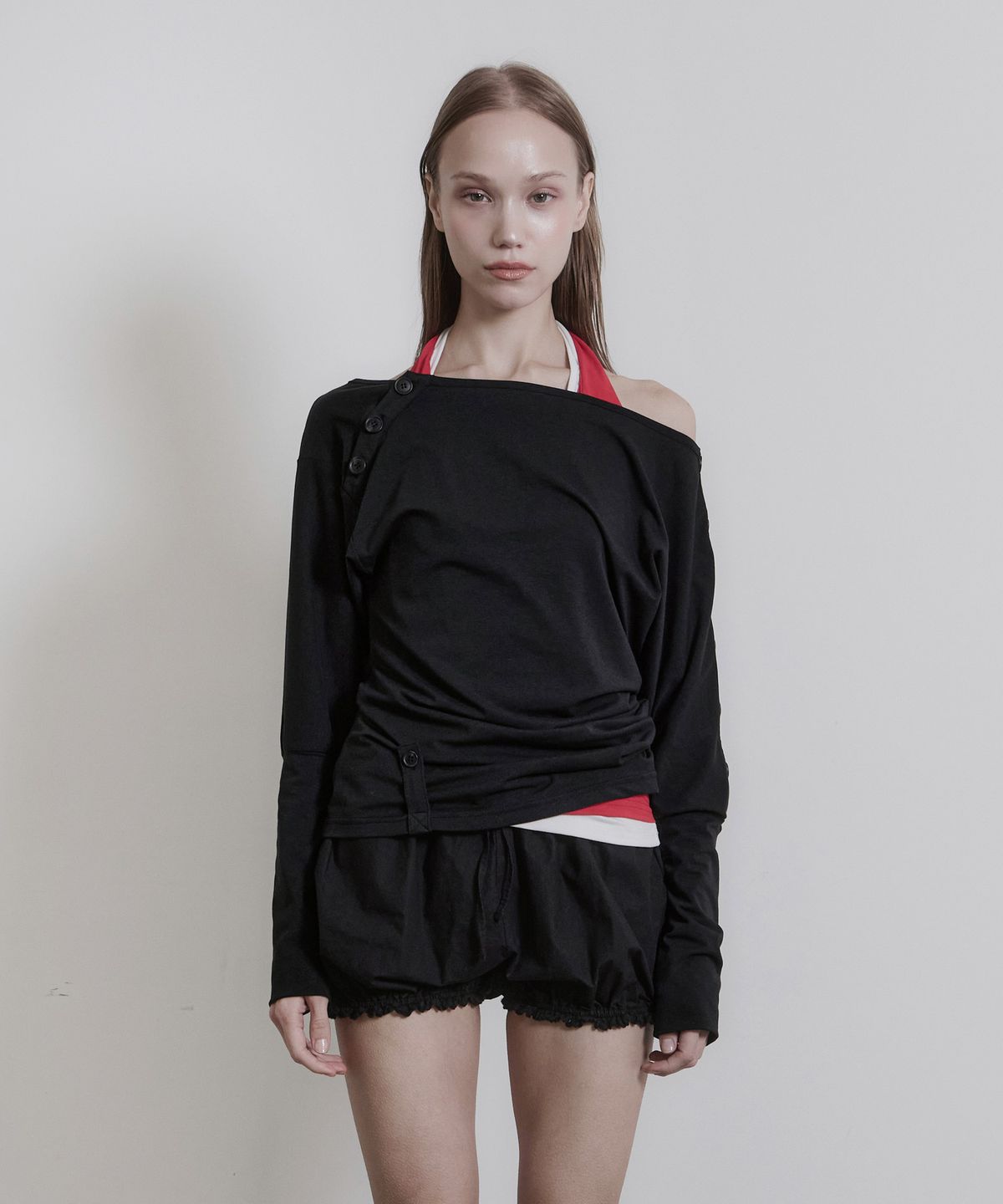 진주유즈(JINJUSE) ARC BUTTON TOP [BLACK]