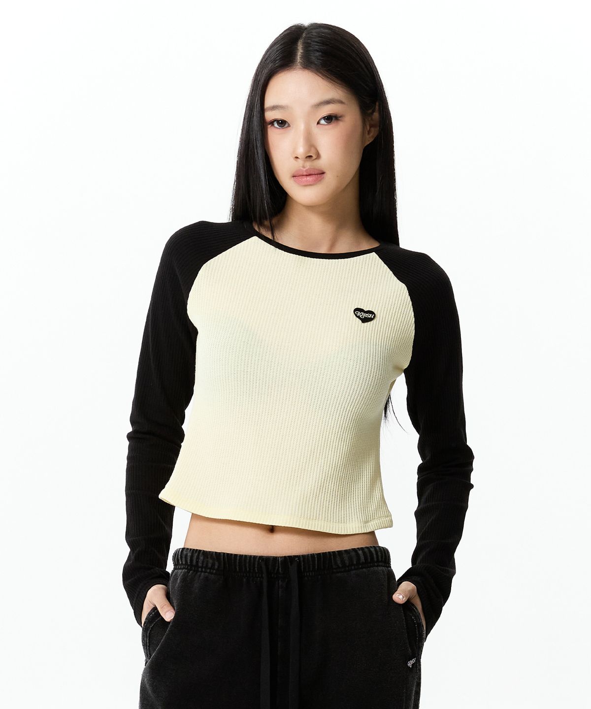 키르시(KIRSH) 컬러믹스 래글런 와플 롱 슬리브 [블랙]