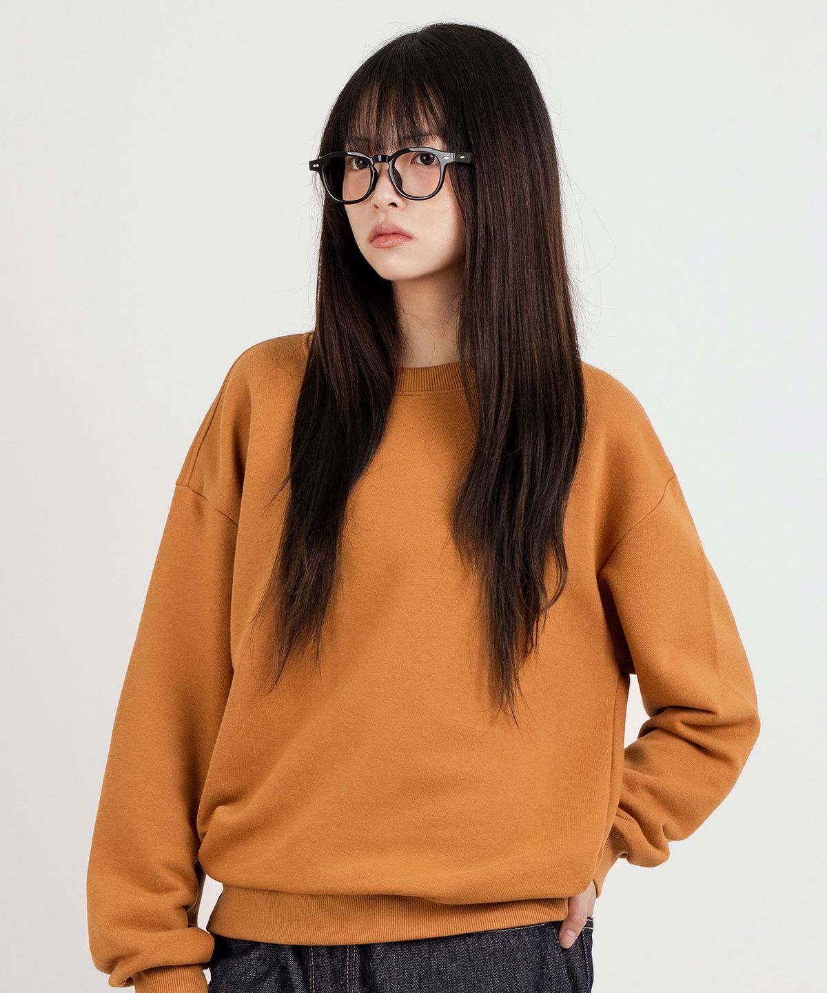 엘런아시(ELLENASSY) 무지 베이직 오버핏 맨투맨 머스타드