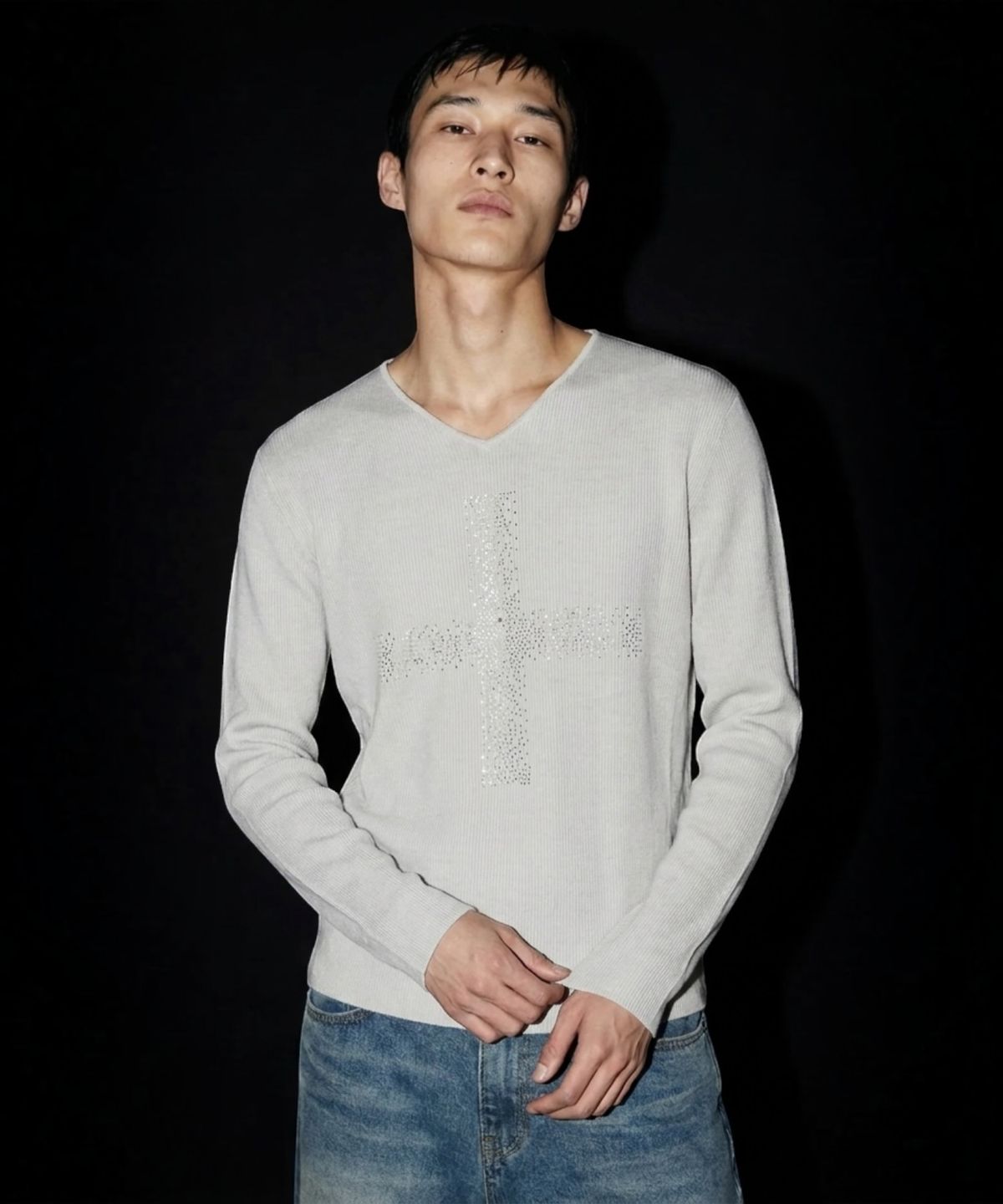 본슬리피(BORN SLIPPY) Crystal Cross Rib V Knit (Ivory)