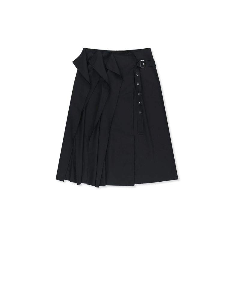 RAW EDGE FLAP BELTED SKIRT IN BLACK