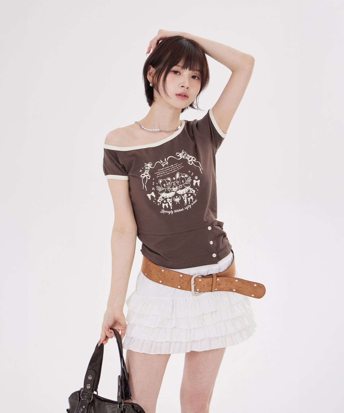 디스펑트(DYSFUNCT) BUTTON SLIT DETAIL LITTLE WINGS T-SHIRT(BROWN)