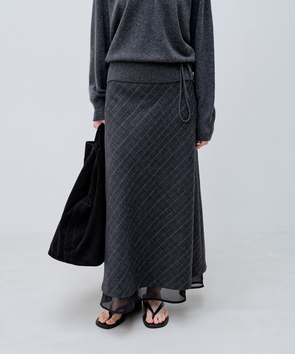 노티아(NOTIA) CHECK MAXI SKIRT_CHARCOAL