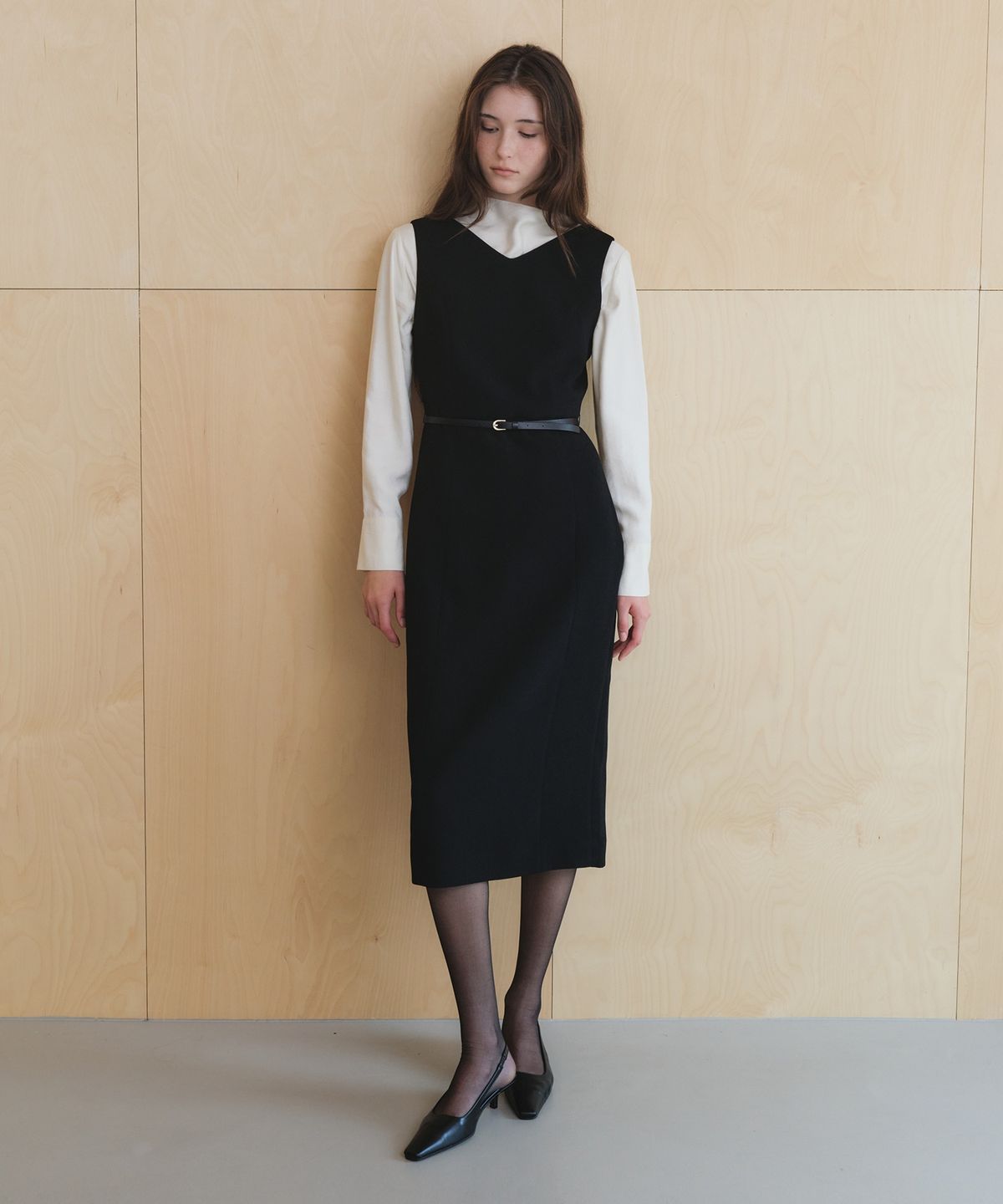올리브 데 올리브(OLIVE DES OLIVE) 세레모니 브이넥 롱 원피스 OE6AO9040