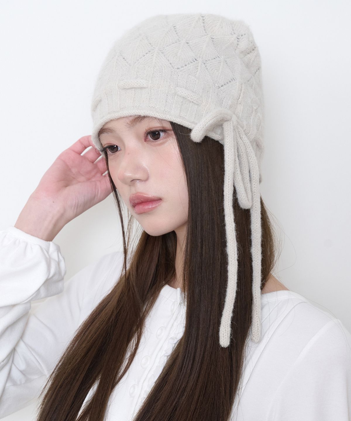 일리고(ILLIGO) 다이아 스트링 비니 베이지